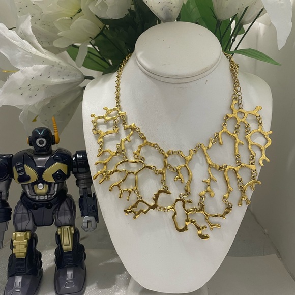 Family Statement SHIVE Necklace  2025 - Picture 7 of 12